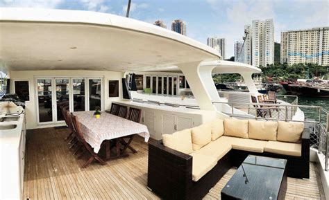 Travel photos are authentic and can be referenced when planning your next trip. . Houseboat staycation hk